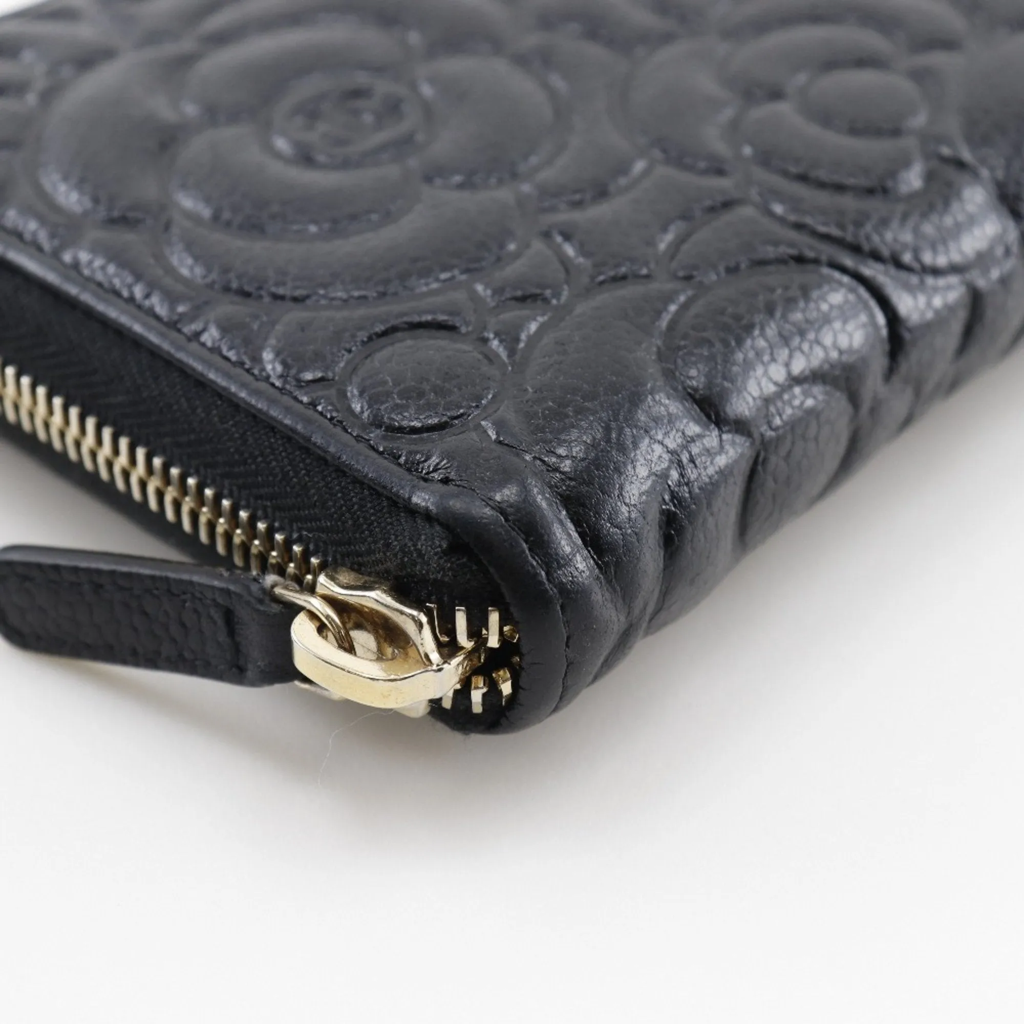 Chanel Camellia Emboss Cocomark A82281 Matte Caviar Skin Black Women's Long Wallet