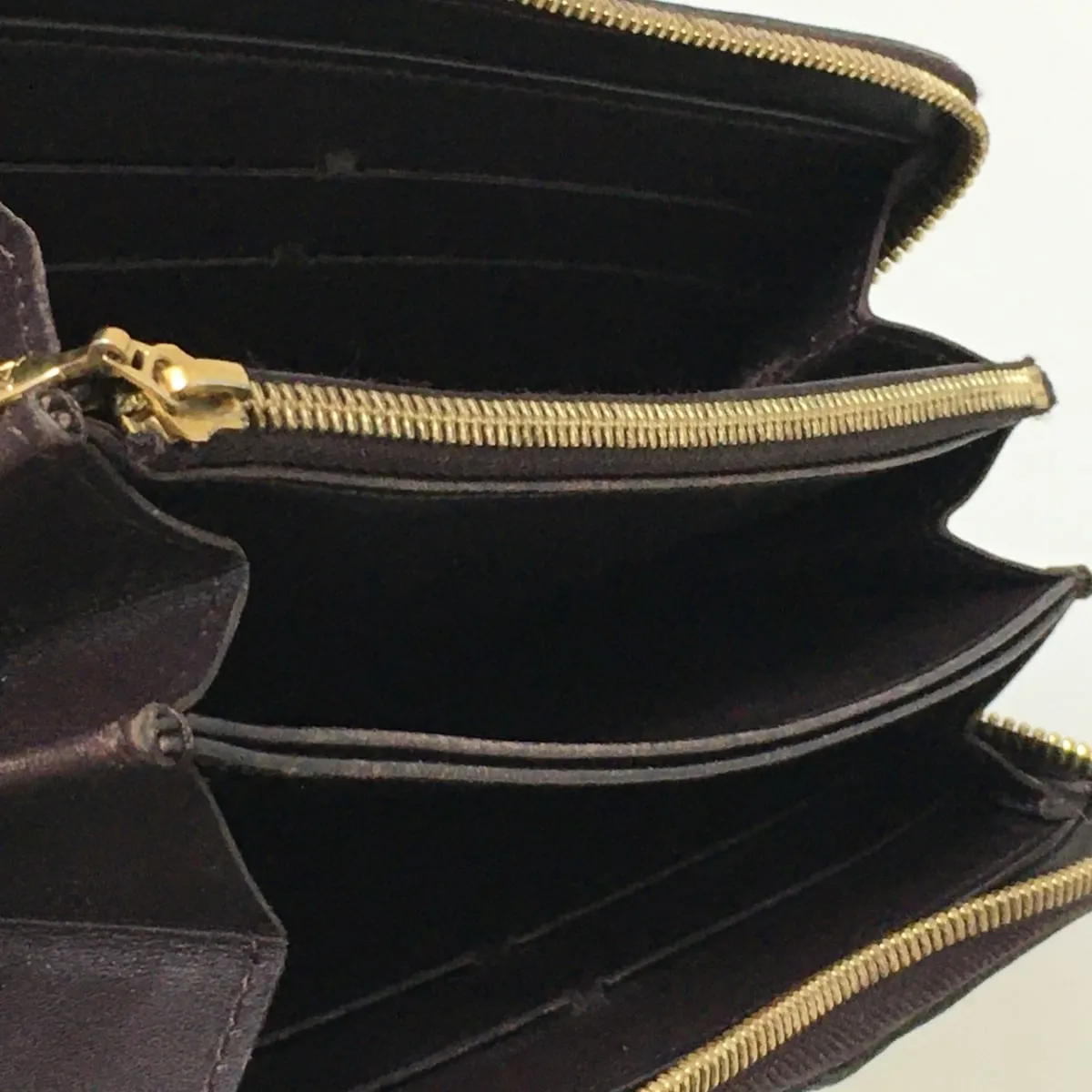 Louis Vuitton Zippy Wallet  Patent Leather Wallet  ()