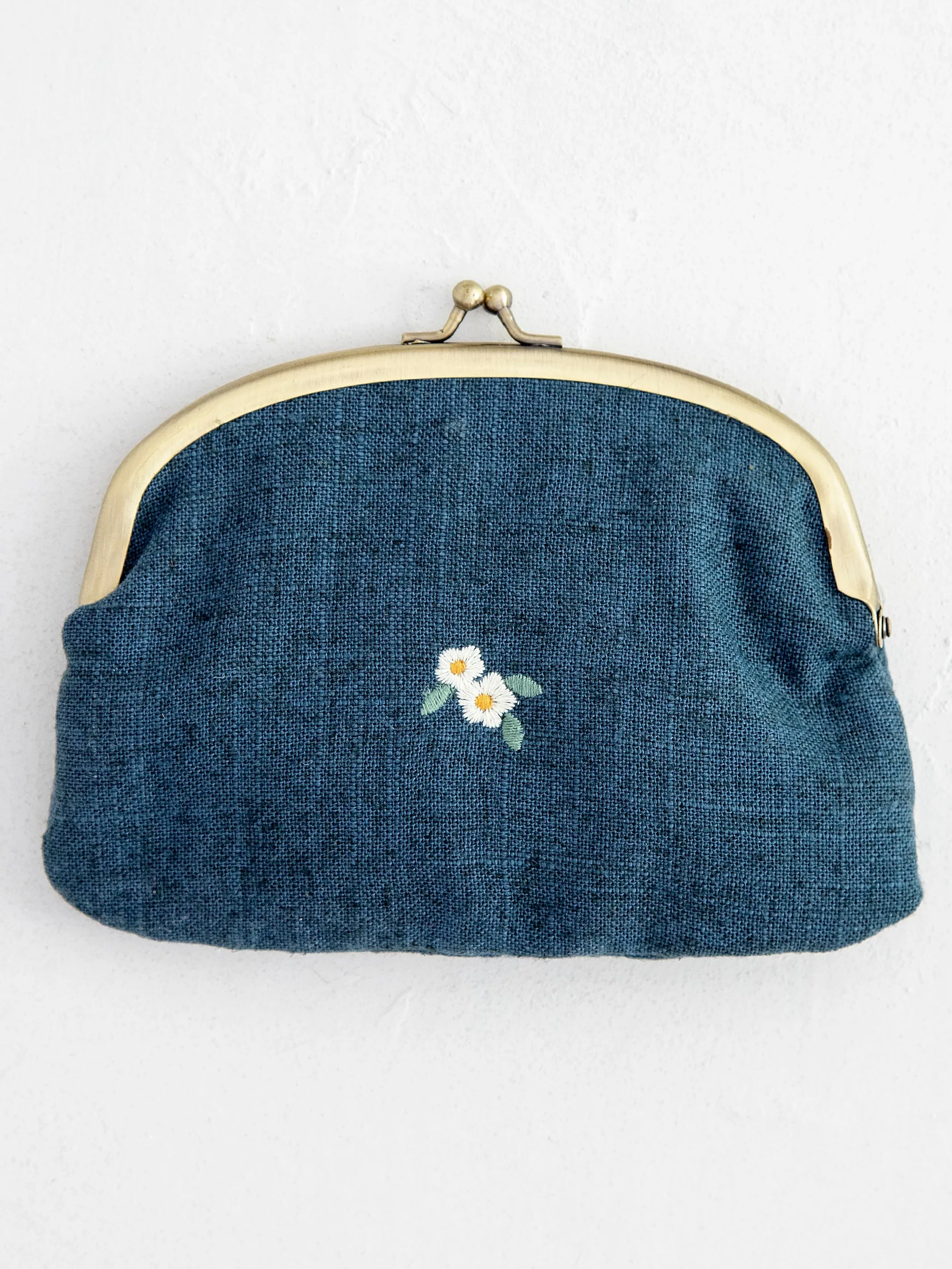 Natural Life Embroidered Coin Purse