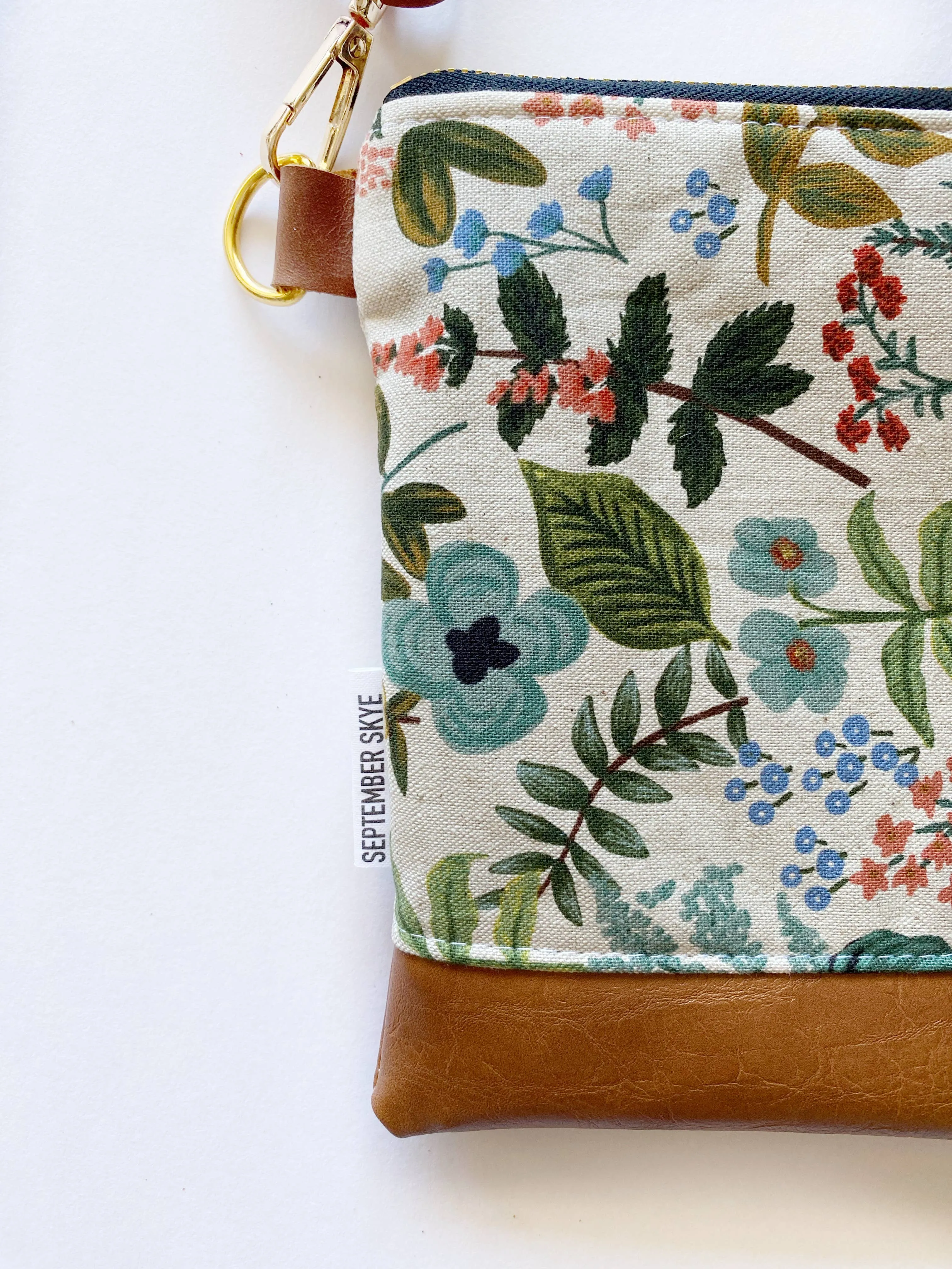 Small crossbody bag in rifle paper linen floral